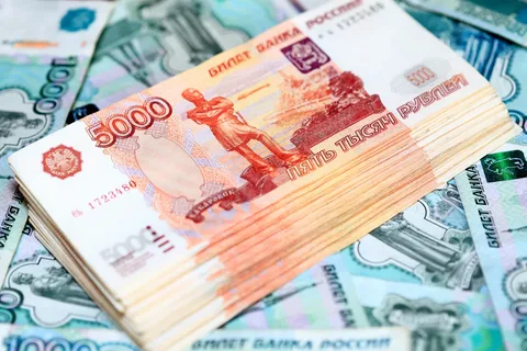 Рублю предсказывают турбулентность: курс может пойти вниз после переговоров