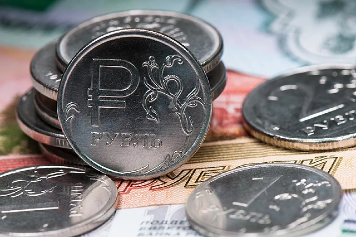 Рубль крепчает: Центробанк не может определиться, кто виноват