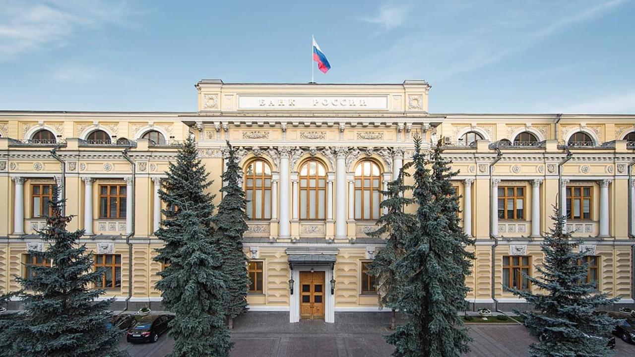ЦБ прогнозирует замедление инфляции: к июню — 10,1%, к декабрю — 7%